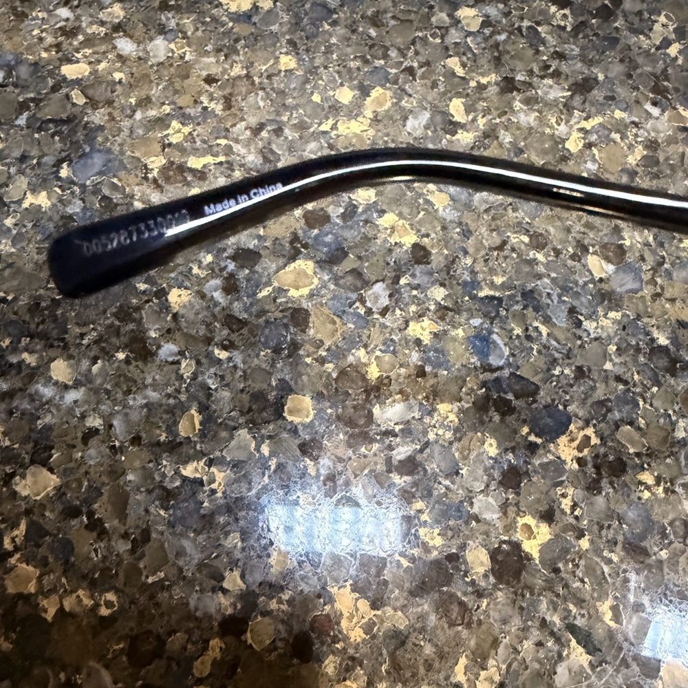 NWOT Guess Cat Eye Sunglasses Black Rhinestone Accent w/ Case - Picture 5 of 6
